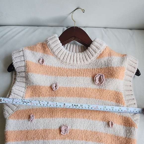 Zara Women's Crochet Orange and Cream Striped Sweater Vest - Picture 6 of 7